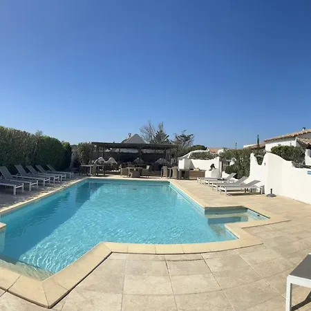 Отель Mas Des Salicornes 3*